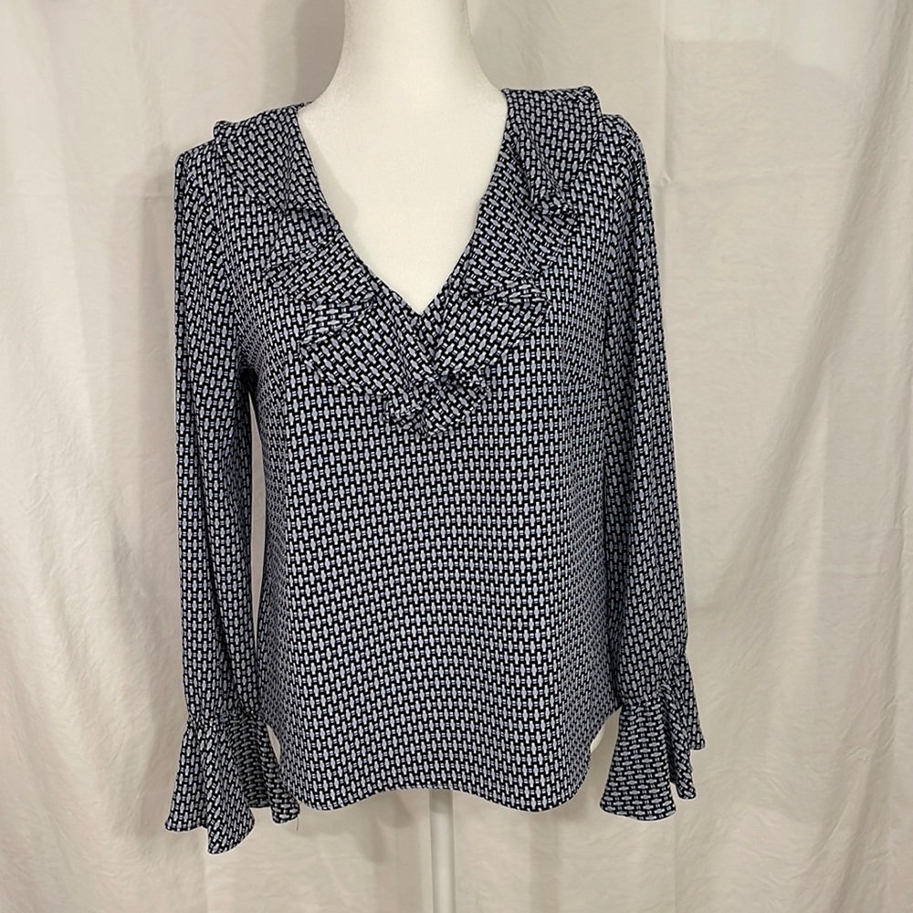 Cece blouse - ruffled neck.